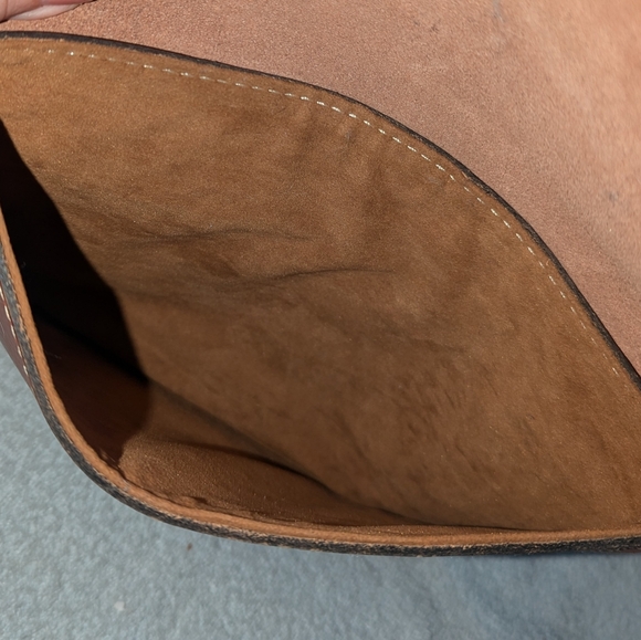 Patricia Nash Midi Heritage tan leather tech iPad portfolio. - Picture 10 of 10